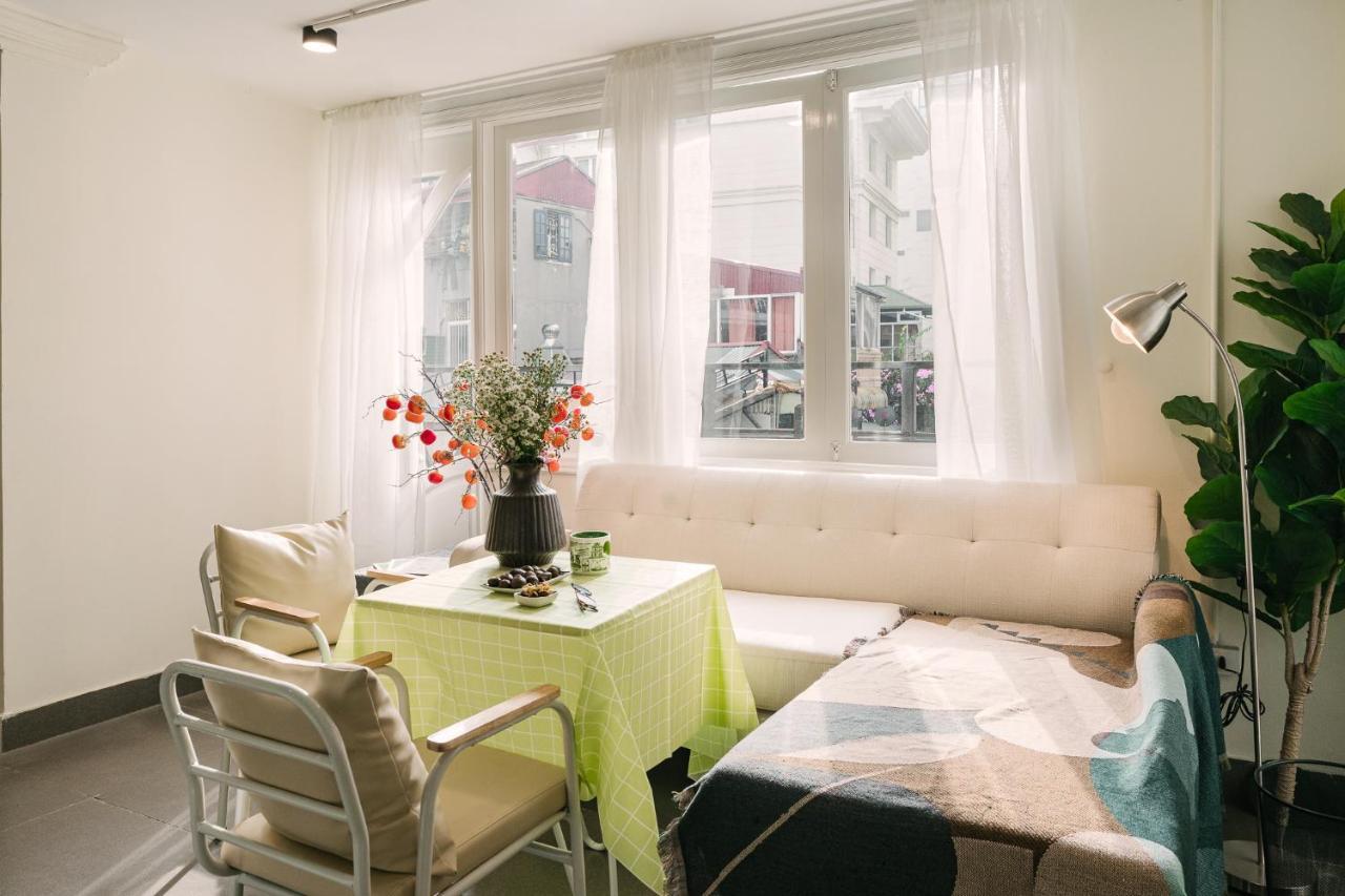 Delapong Homestay - 50M To Hoan Kiem Lake Hanoï Extérieur photo